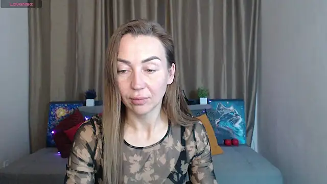 Snapshot of Kiss_julli88I chatting on March 21, 2025, 12:40 am Kiss julli88I online show from March 21, 2025, 12:40 am