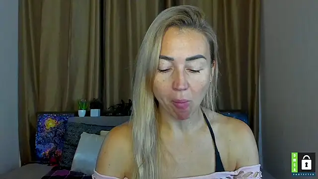 Snapshot of Kiss_julli88I chatting on October 18, 2025, 5:32 am Kiss julli88I online show from October 18, 2025, 5:32 am