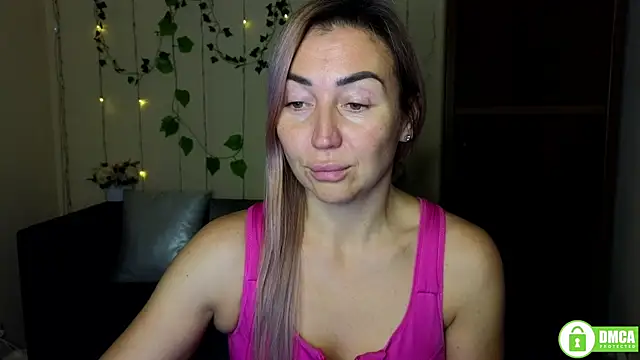 Snapshot of Kiss_julli88I chatting on November 17, 2025, 6:24 pm Kiss julli88I online show from November 17, 2025, 6:24 pm