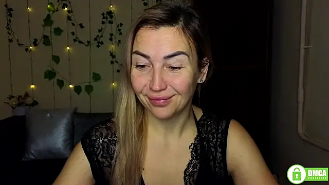 Snapshot of Kiss_julli88I chatting on January 14, 2026, 6:24 pm Kiss julli88I online show from January 14, 2026, 6:24 pm