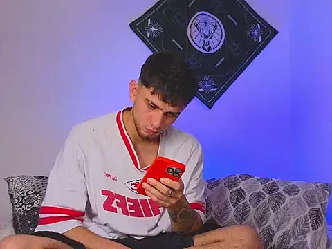 samevansx  online show from November 16, 2025, 6:02 pm