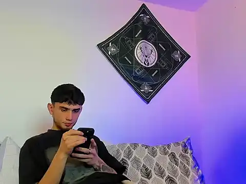 samevansx  online show from February 10, 2026, 1:37 pm