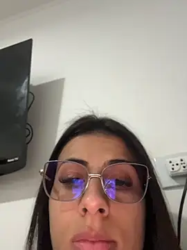 Snapshot of jheicylli chatting on July 11, 2026, 12:46 am jheicylli online show from July 11, 2026, 12:46 am