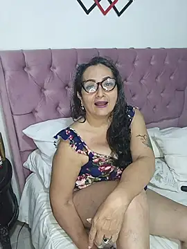 AlessandraLeroy online show from October 30, 2025, 2:24 am