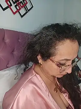 AlessandraLeroy online show from May 21, 2026, 1:12 am