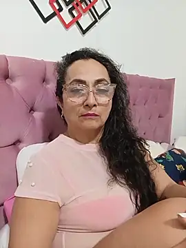 AlessandraLeroy online show from May 25, 2026, 12:49 am