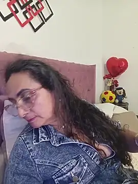 AlessandraLeroy online show from June 3, 2026, 12:46 am