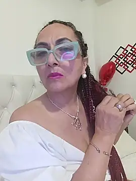 AlessandraLeroy online show from July 5, 2026, 12:39 am