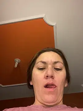 Luna-nevada online show from February 10, 2026, 5:33 am