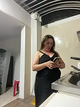 Snapshot of Luna-nevada chatting on June 10, 2026, 1:06 am Luna-nevada online show from June 10, 2026, 1:06 am