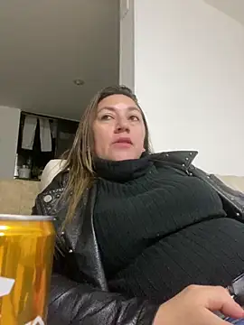 Snapshot of Luna-nevada chatting on June 14, 2026, 1:03 am Luna-nevada online show from June 14, 2026, 1:03 am