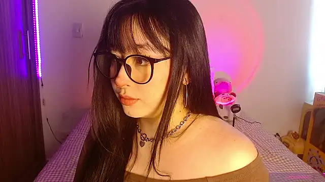 Snapshot of Oliviargf chatting on June 16, 2026, 1:14 pm Oliviargf online show from June 16, 2026, 1:14 pm