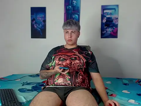 CrissConor online show from June 26, 2026, 3:38 pm