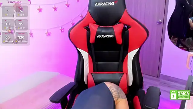 Snapshot of LindaSilverstone chatting on September 24, 2025, 5:27 pm LindaSilverstone online show from September 24, 2025, 5:27 pm