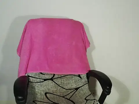 Hannah Kiim online show from March 1, 2026, 9:50 pm