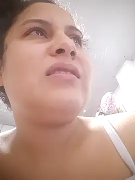 esmeralda jadees online show from March 7, 2025, 8:13 am