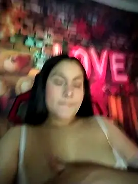 esmeralda jadees online show from February 7, 2026, 8:56 pm