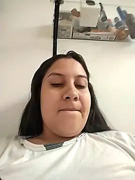 esmeralda jadees online show from April 22, 2026, 7:37 pm