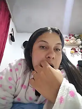 esmeralda jadees online show from June 17, 2026, 11:34 am