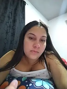esmeralda jadees online show from July 5, 2026, 2:35 pm