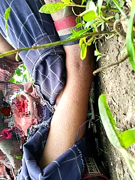 himvilohi08 online show from September 24, 2025, 4:49 am