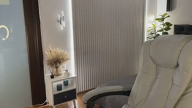 Snapshot of OhMyEmma chatting on March 27, 2026, 1:33 am OhMyEmma online show from March 27, 2026, 1:33 am