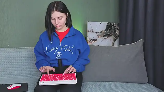 Snapshot of Charlotte_Woods chatting on September 14, 2025, 4:11 am Charlotte Woods online show from September 14, 2025, 4:11 am