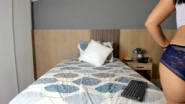  SamantaGomez online show from March 16, 2025, 1:27 pm