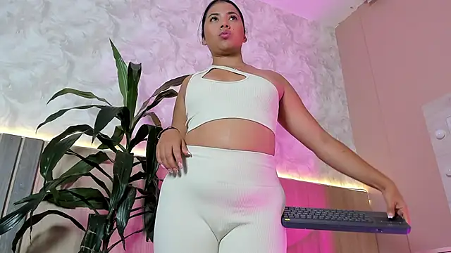  SamantaGomez online show from March 18, 2026, 7:39 pm