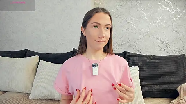 Snapshot of Kira_mindnes chatting on November 28, 2025, 6:38 am Kira mindnes online show from November 28, 2025, 6:38 am