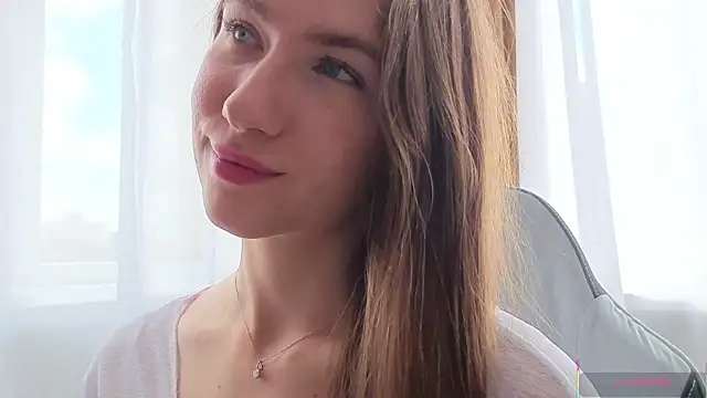 Kira mindnes online show from June 26, 2026, 6:18 am