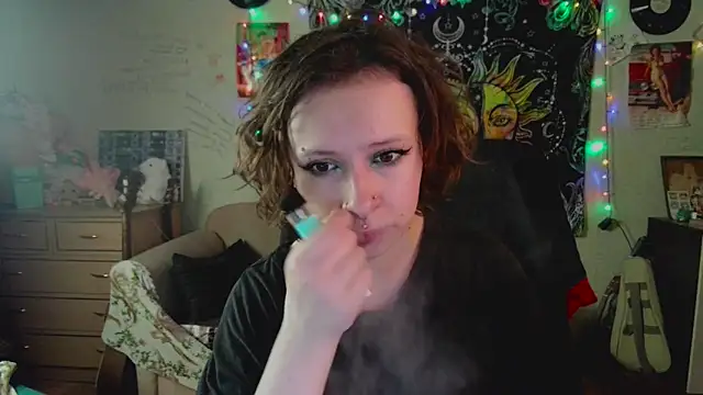 Snapshot of Lil_foxxx chatting on September 13, 2025, 12:49 pm Lil foxxx online show from September 13, 2025, 12:49 pm