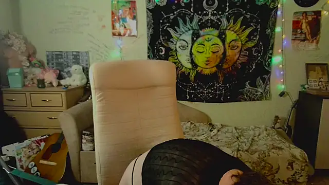 Snapshot of Lil_foxxx chatting on September 26, 2025, 11:36 am Lil foxxx online show from September 26, 2025, 11:36 am