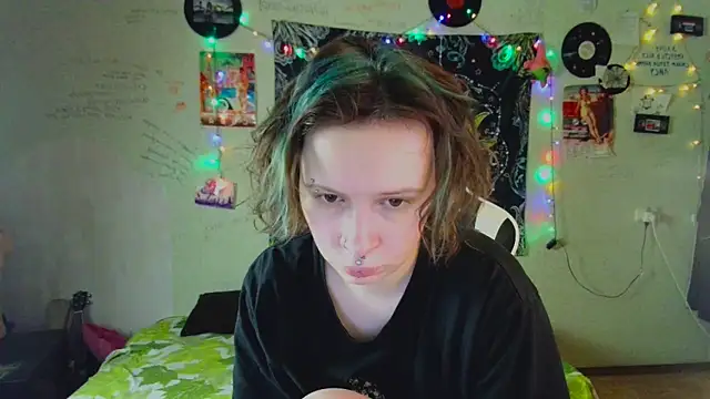 Snapshot of Lil_foxxx chatting on November 20, 2025, 11:43 am Lil foxxx online show from November 20, 2025, 11:43 am