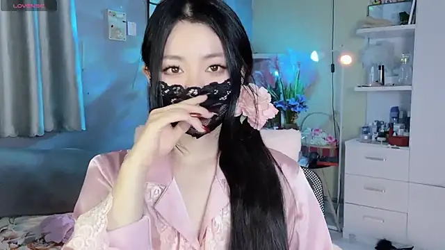 Snapshot of MI_KA22 chatting on March 14, 2025, 2:52 pm MI KA22 online show from March 14, 2025, 2:52 pm