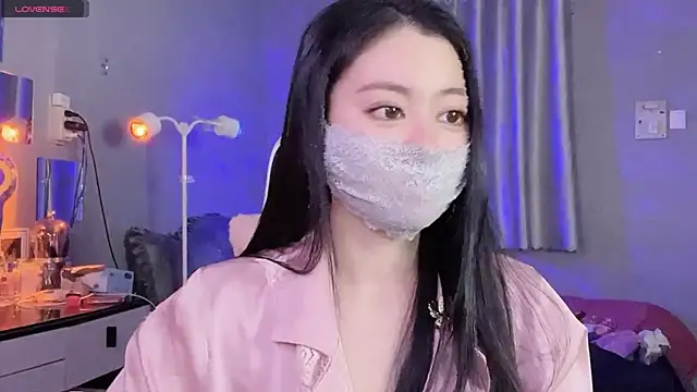 Snapshot of MI_KA22 chatting on September 10, 2025, 5:02 pm MI KA22 online show from September 10, 2025, 5:02 pm