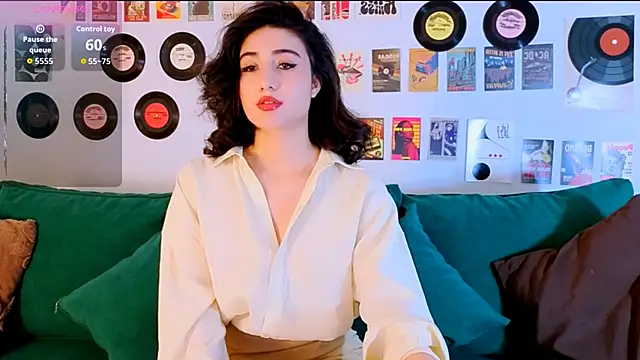 Maya Rogerss online show from April 29, 2026, 3:05 pm