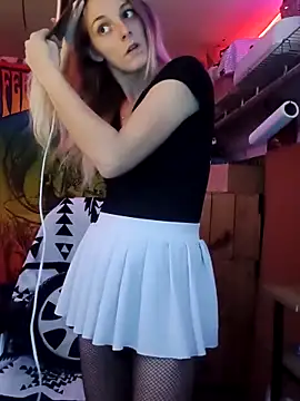 AlicePayne online show from December 16, 2025, 4:17 am