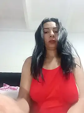 DaphneRosses online show from July 16, 2026, 2:34 pm