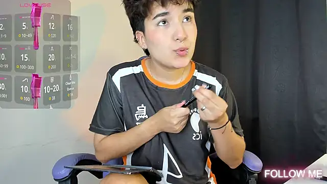 Snapshot of emma_cute7 chatting on October 3, 2025, 3:03 am emma cute7 online show from October 3, 2025, 3:03 am