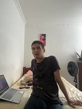 Thiagobb7 online show from September 17, 2025, 7:37 pm