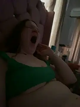 Snapshot of feedeegeorgie chatting on March 12, 2025, 8:51 am feedeegeorgie online show from March 12, 2025, 8:51 am