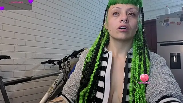 freyaa sorcerees online show from September 14, 2025, 2:54 am