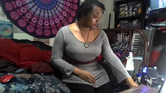 GardeniaFields online show from November 18, 2025, 5:12 am