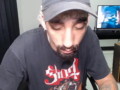 Snapshot of MrPickles696 chatting on March 22, 2025, 4:24 am MrPickles696 online show from March 22, 2025, 4:24 am