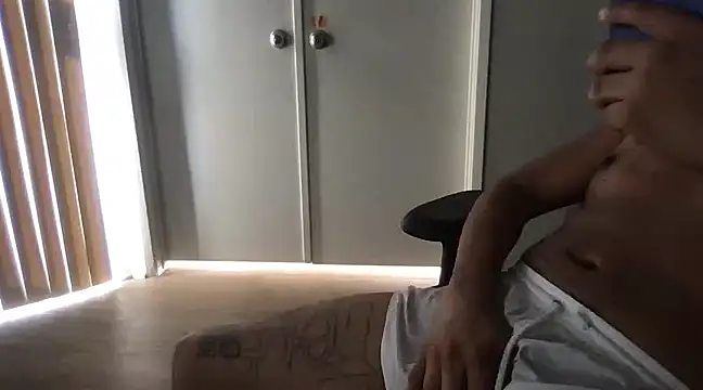 Snapshot of flores6cachondo9 chatting on March 22, 2025, 12:06 am flores6cachondo9 online show from March 22, 2025, 12:06 am