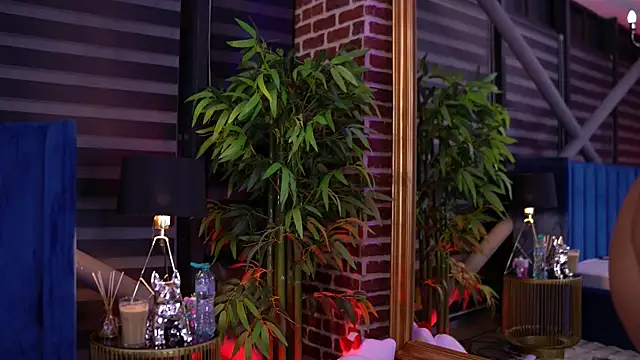 TanyaVonDe online show from February 25, 2026, 9:02 pm