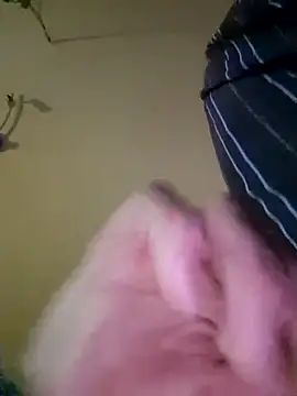 Snapshot of Smokeym123 chatting on March 6, 2026, 5:42 pm Smokeym123 online show from March 6, 2026, 5:42 pm