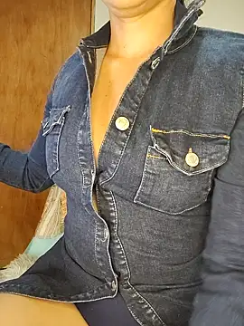 hotsexass online show from September 17, 2025, 9:16 pm