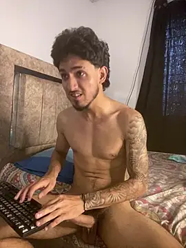 Snapshot of Zayn_kane chatting on May 27, 2026, 9:23 pm Zayn kane online show from May 27, 2026, 9:23 pm